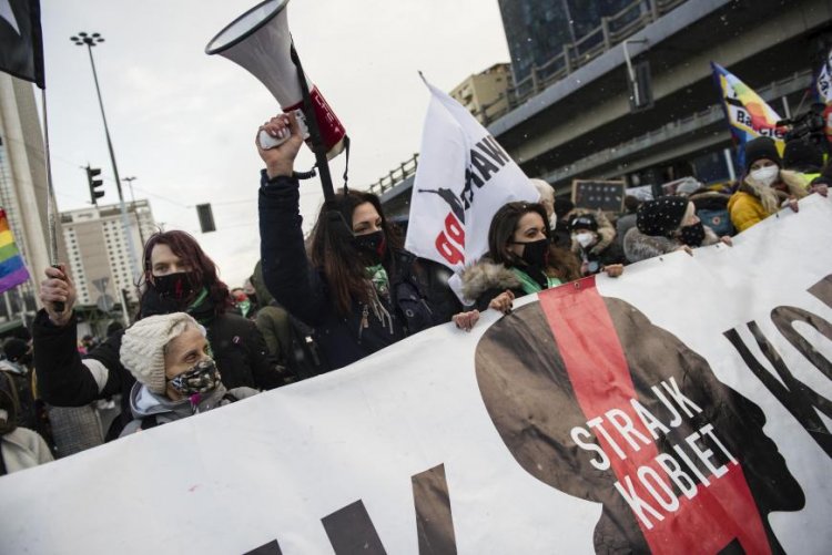 Poland: Escalating threats to women activities