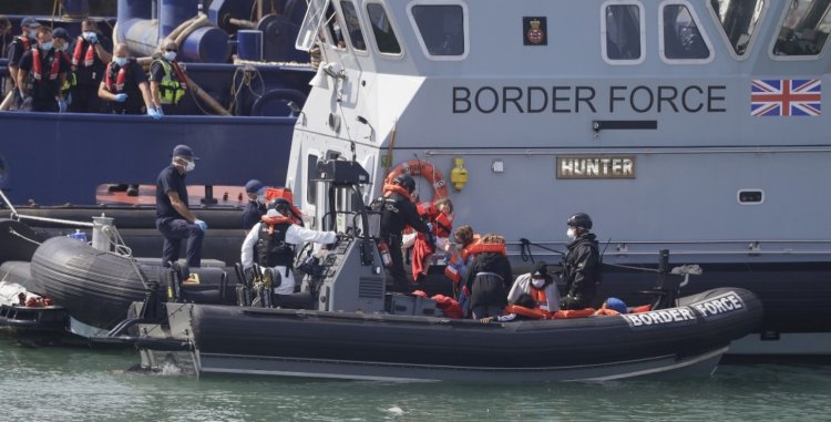 The UK government willing to implement push-backs against the migrant boats arriving on its coasts