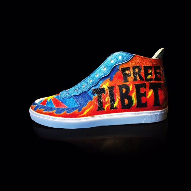 National Basketball Association asks Enes Kanter to Remove ‘Free Tibet’ Shoes