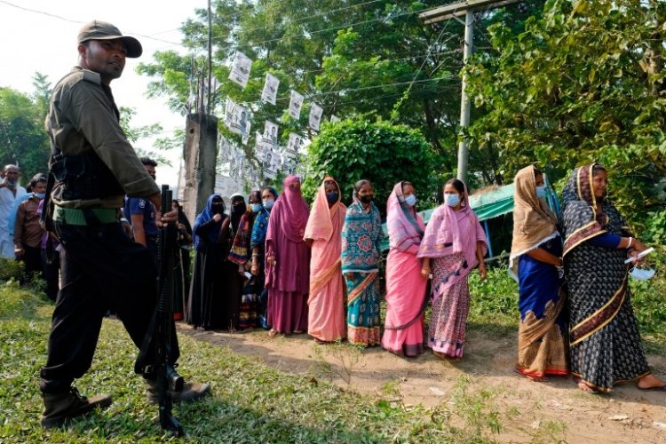Several Killed in Political Violence in Bangladesh Elections