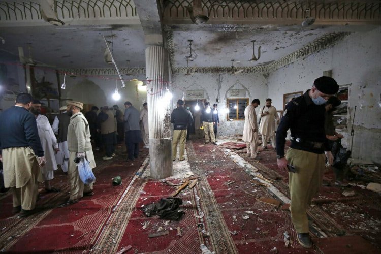 More than 50 killed in Shiite Mosque bomb attack in Pakistan