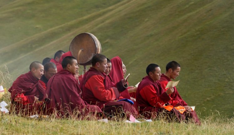 China allows Tibetan festival after a 20-year ban