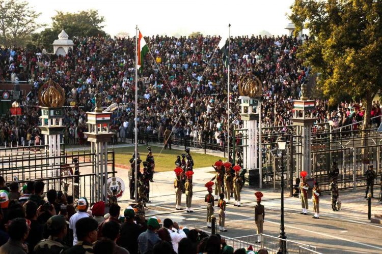 Prime Minister Sharif invites Indian Prime Minister to talks regarding the Kashmir dispute