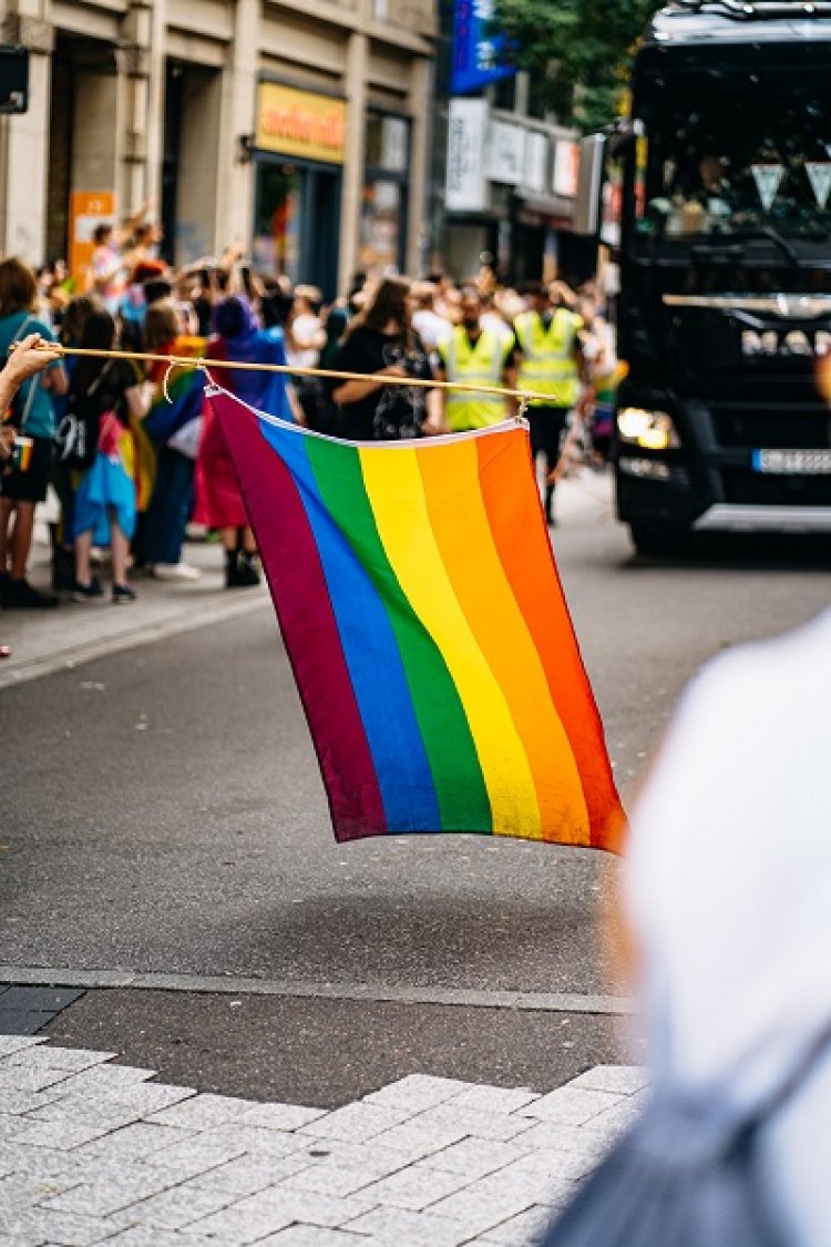 Senior public officials condemned for discriminatory remarks regarding queer persons