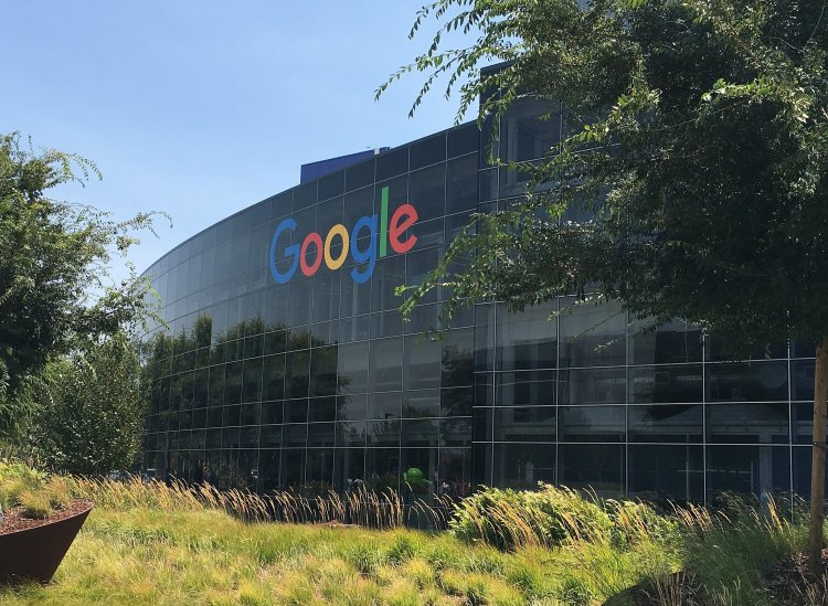 Gonzalez v. Google: US Supreme Court  hears landmark case on corporate liability of tech companies for harmful content.