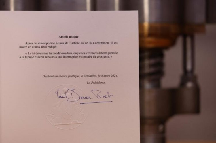 Historic Sealing Ceremony in Paris: the Freedom to Abort Enters the French Constitution
