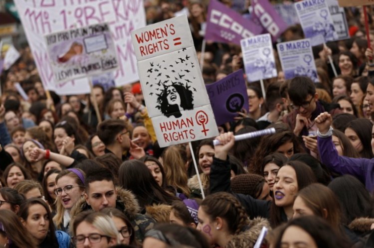SPAIN BECOMES THE FIRST EUROPEAN COUNTRY TO GRANT WOMEN A PAID MENSTRUAL LEAVE